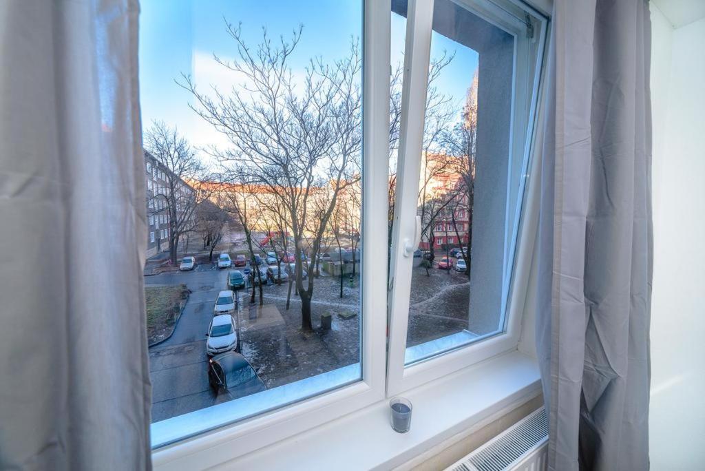 White Apartment, Kraskova 2, ブラチスラヴァ エクステリア 写真